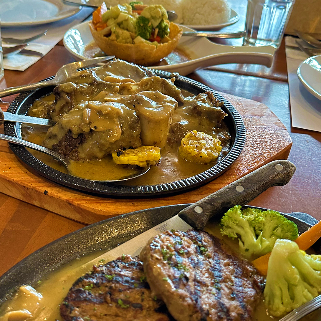 Food in Roadhouse Cafe